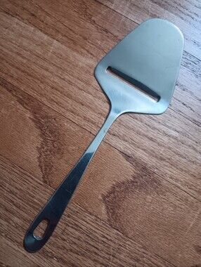 18/0 Stainless Steel Minimalist Cheese Slicer & Server
